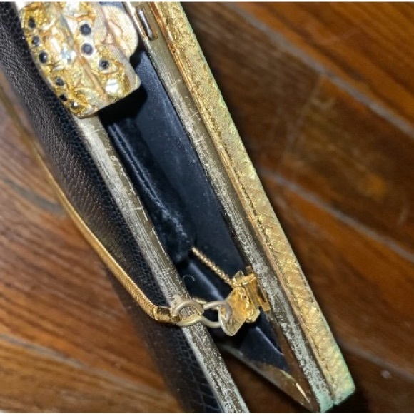 Vintage Clutch with Chain - Picture 4 of 9